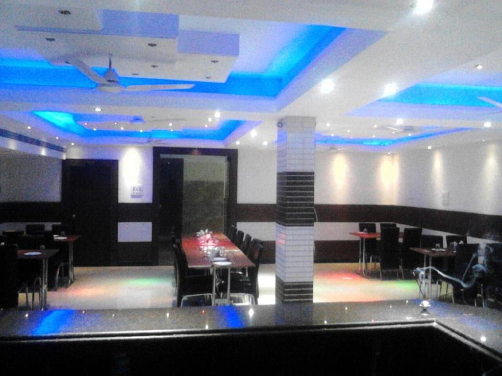 Hotel Sagar Castle Ratlam Bagian luar foto