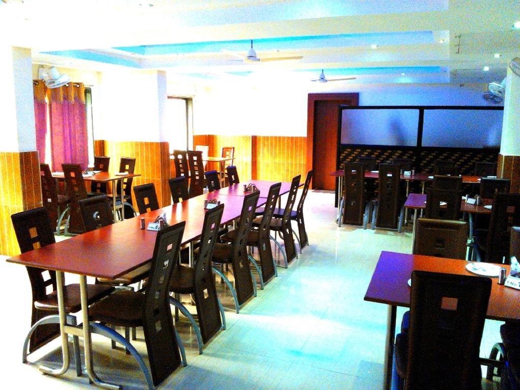 Hotel Sagar Castle Ratlam Bagian luar foto