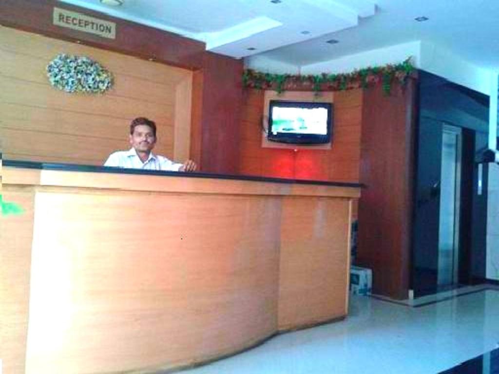 Hotel Sagar Castle Ratlam Bagian luar foto