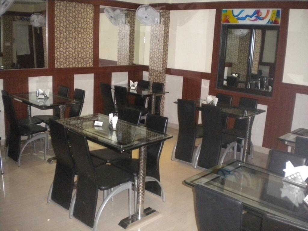 Hotel Sagar Castle Ratlam Bagian luar foto